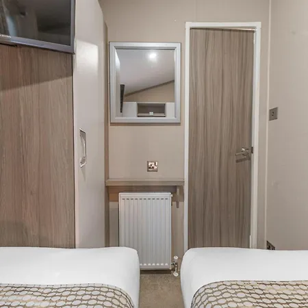 Dizzy Ducks * Windermere