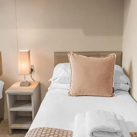 Dizzy Ducks Windermere