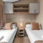 Dizzy Ducks Дом отдыха